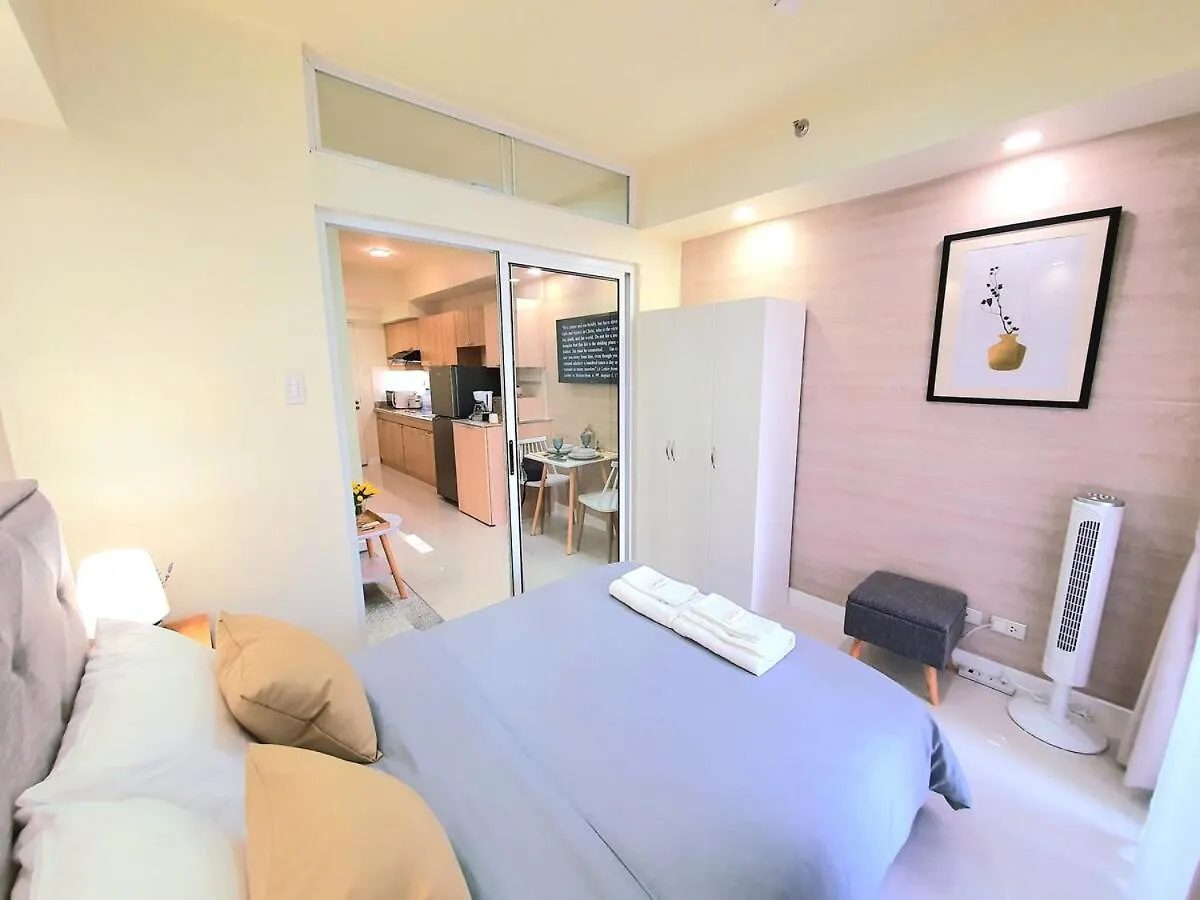 Lovely, Cozy One Bedroom with Wi-fi Pool in Pasig Manila Apartment