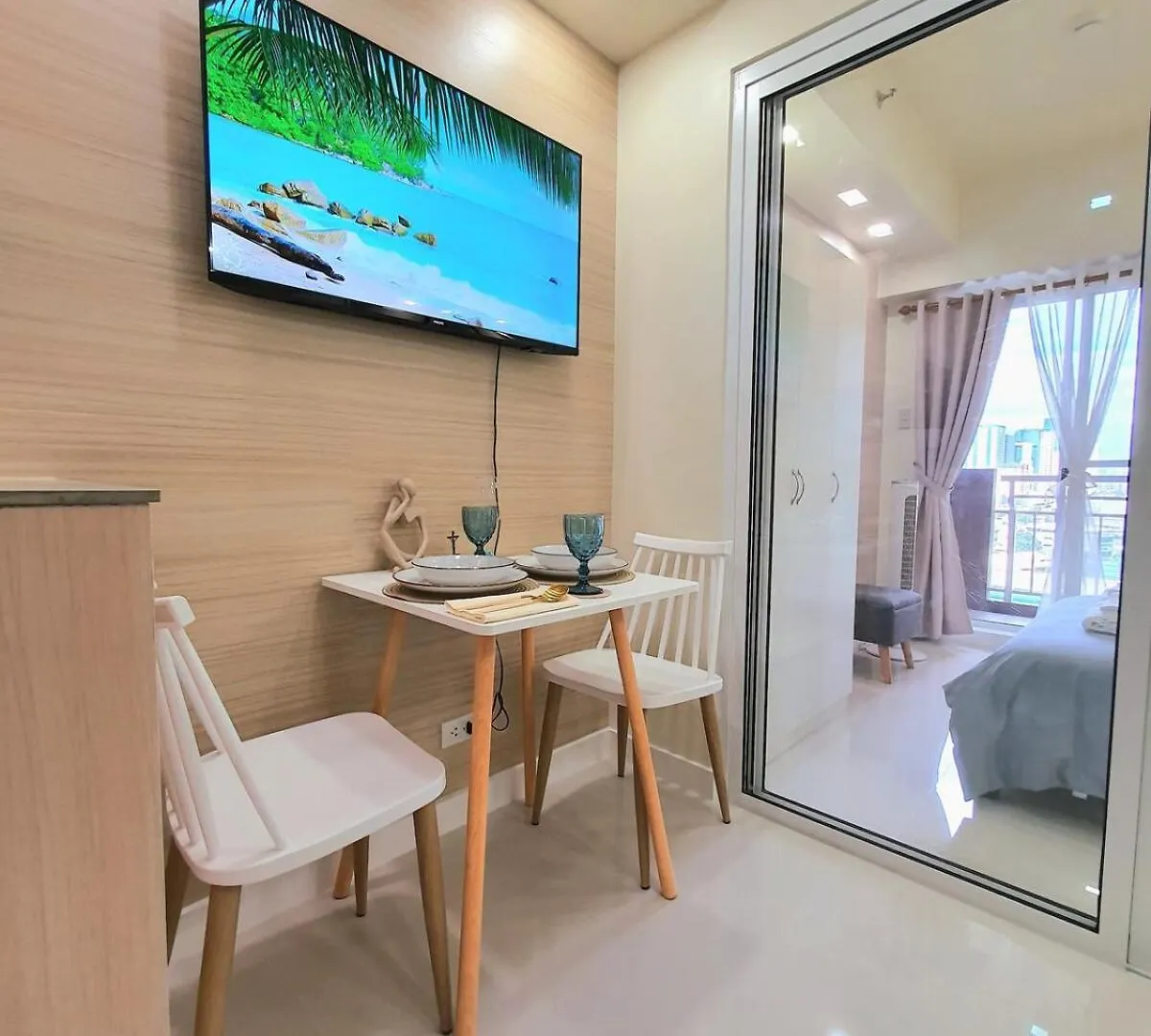 Lovely, Cozy One Bedroom with Wi-fi Pool in Pasig Manila